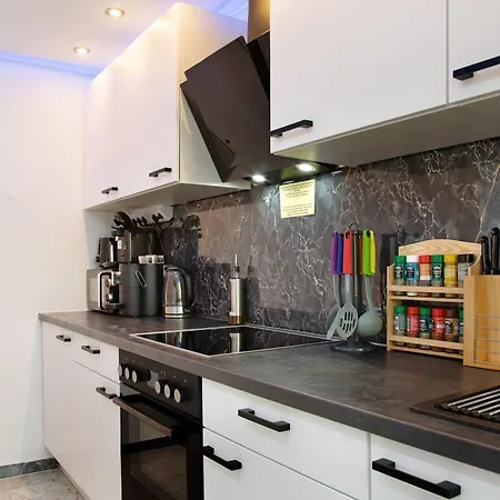 Modern Neuburg 3 - New *